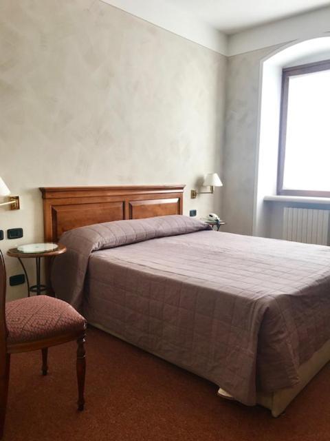 Albergo La Meridiana Кастельнуово-дель-Гарда Номер фото