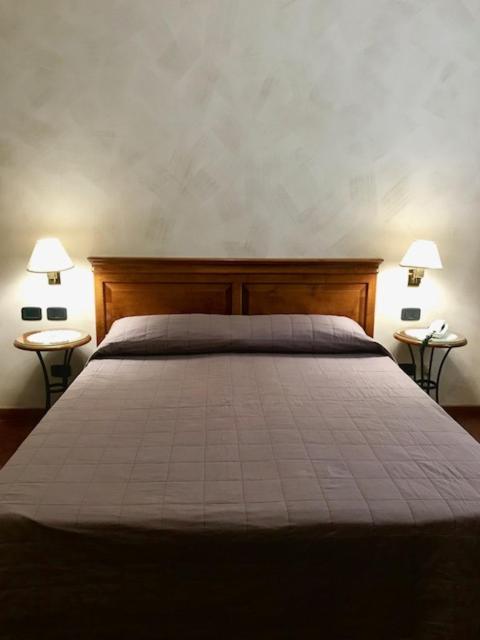 Albergo La Meridiana Кастельнуово-дель-Гарда Екстер'єр фото