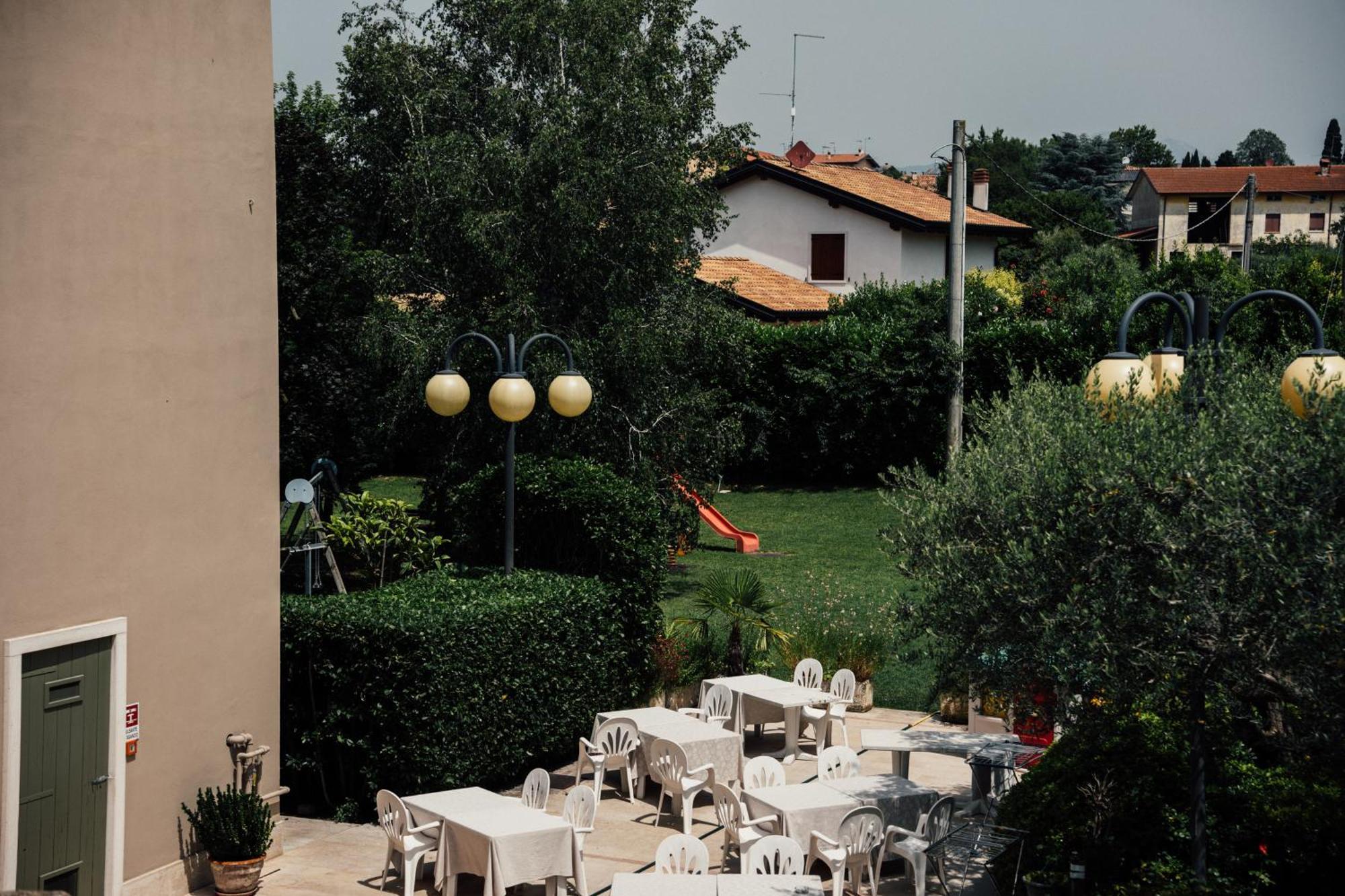 Albergo La Meridiana Кастельнуово-дель-Гарда Екстер'єр фото