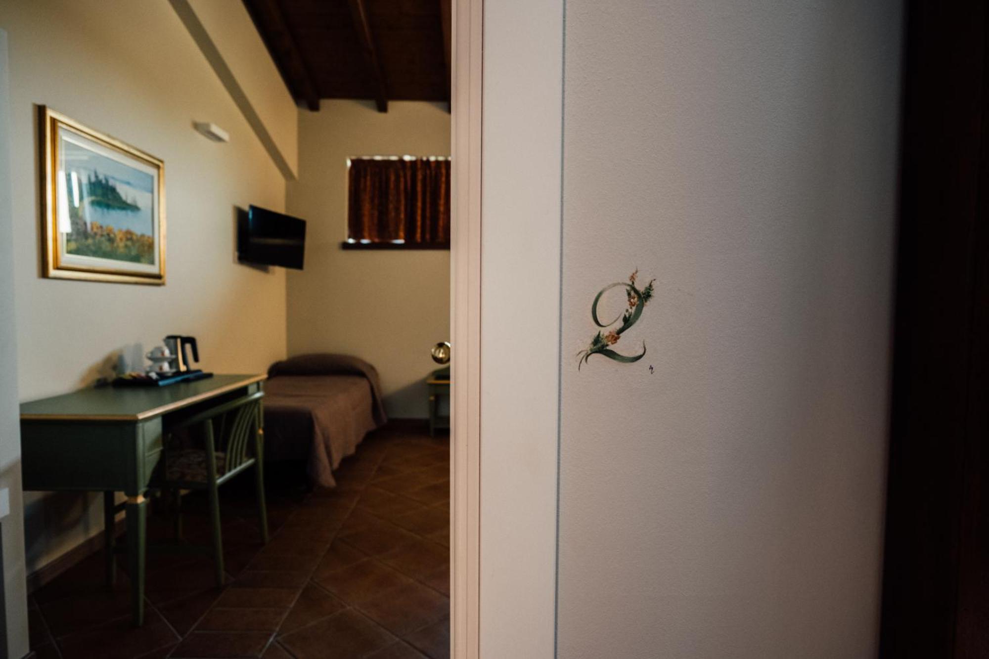 Albergo La Meridiana Кастельнуово-дель-Гарда Екстер'єр фото
